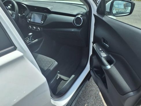 Used 2023 Nissan Kicks SV FWD image 23