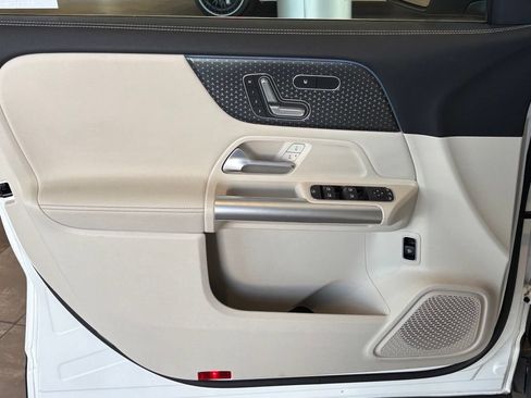 Used 2025 Mercedes-Benz GLA 250 4MATIC w/ Winter Package image 15