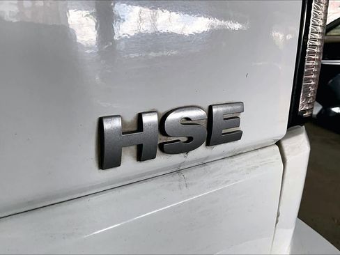 Used 2011 Land Rover LR4 HSE image 9