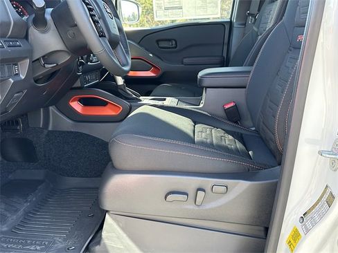 New 2026 Nissan Frontier PRO-4X w/ Pro-4x Convenience Package image 9