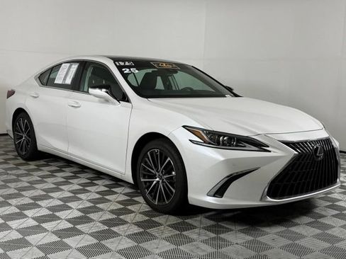 Used 2025 Lexus ES 350 w/ Premium Package FWD image 11