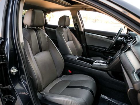 Used 2016 Honda Civic Touring image 36