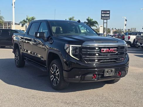 Used 2024 GMC Sierra 1500 AT4 w/ Technology Package AWD/4WD image 3