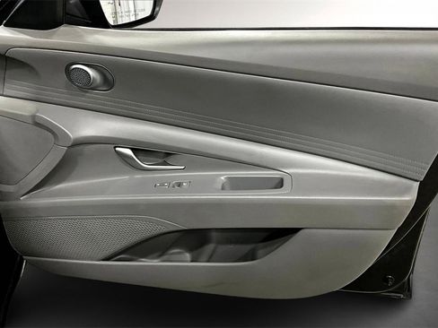 Used 2024 Hyundai Elantra SEL image 28