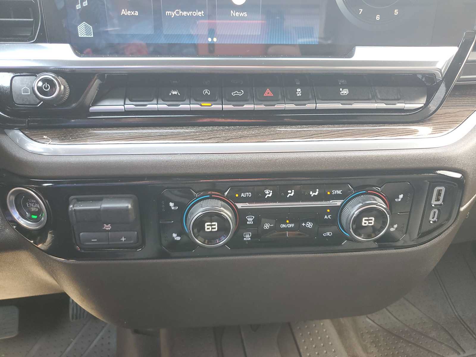 Used 2025 Chevrolet Silverado 1500 RST w/ LPO, Liner Protection Package AWD/4WD image 25