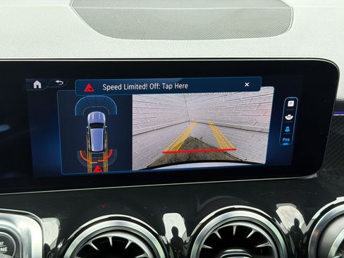 Certified 2024 Mercedes-Benz GLB 250 image 19