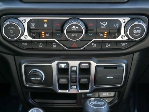 Used 2019 Jeep Wrangler Unlimited Sahara w/ Quick Order Package 24M Moab image 20