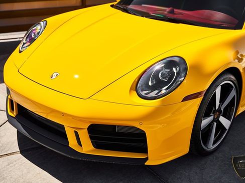Used 2025 Porsche 911 Carrera RWD image 6