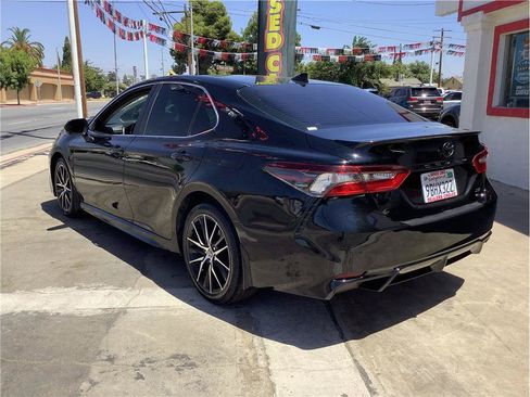 Used 2022 Toyota Camry SE w/ Convenience Package FWD image 8