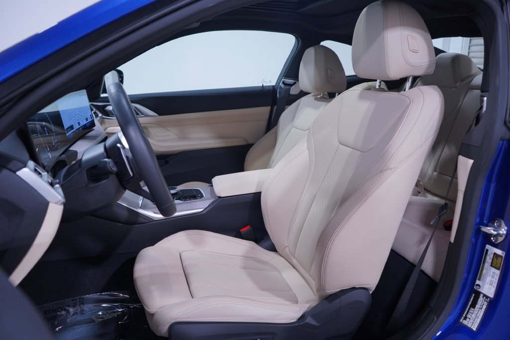 Used 2026 BMW 430i Coupe w/ M Sport Package RWD image 7
