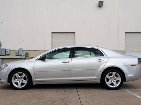 Used 2011 Chevrolet Malibu LS FWD image 13