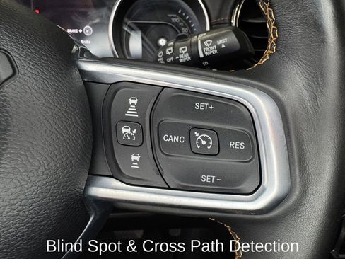 Used 2021 Jeep Wrangler Unlimited Sahara AWD/4WD image 16