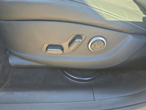 Used 2025 Genesis GV80 2.5T Standard image 23