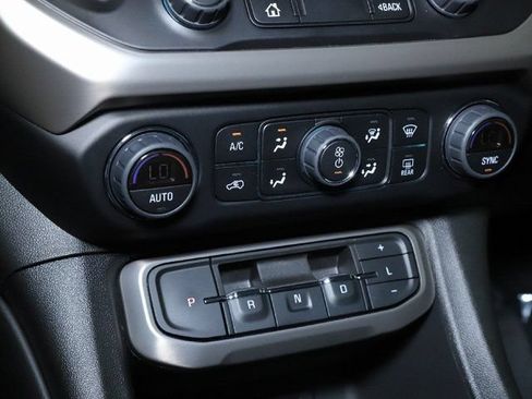 Used 2023 GMC Acadia Denali w/ Black Diamond Edition AWD/4WD image 32