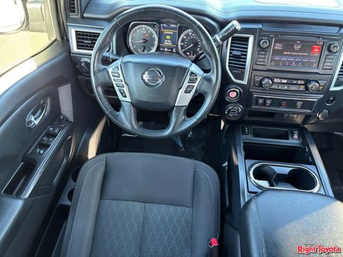 Used 2019 Nissan Titan SV w/ SV Convenience Package AWD/4WD image 15