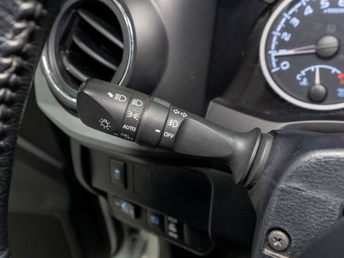 Used 2023 Toyota Tacoma TRD Sport image 30