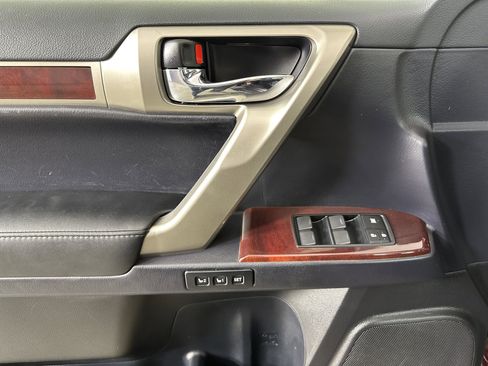 Used 2017 Lexus GX 460 Luxury image 30