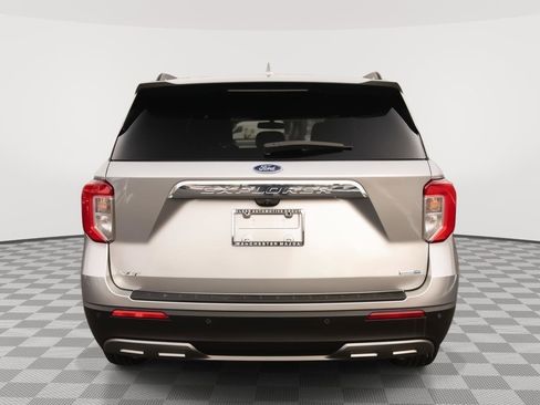 Used 2020 Ford Explorer XLT w/ Equipment Group 202A image 24
