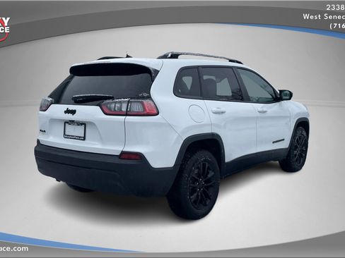 Used 2023 Jeep Cherokee Altitude Lux image 5