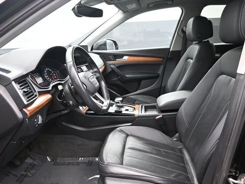 Used 2022 Audi Q5 2.0T Premium w/ Convenience Package AWD/4WD image 11
