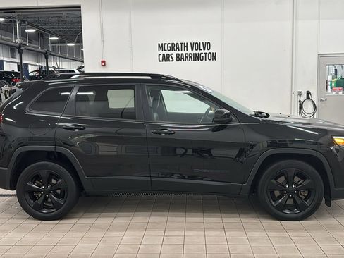 Used 2019 Jeep Cherokee Latitude Plus image 4