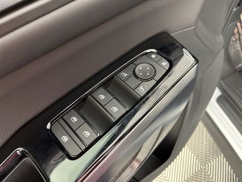 New 2025 Nissan Pathfinder SL image 33