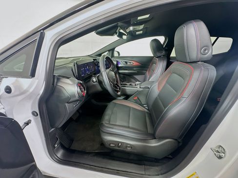 Used 2024 Chevrolet Equinox EV RS FWD image 13