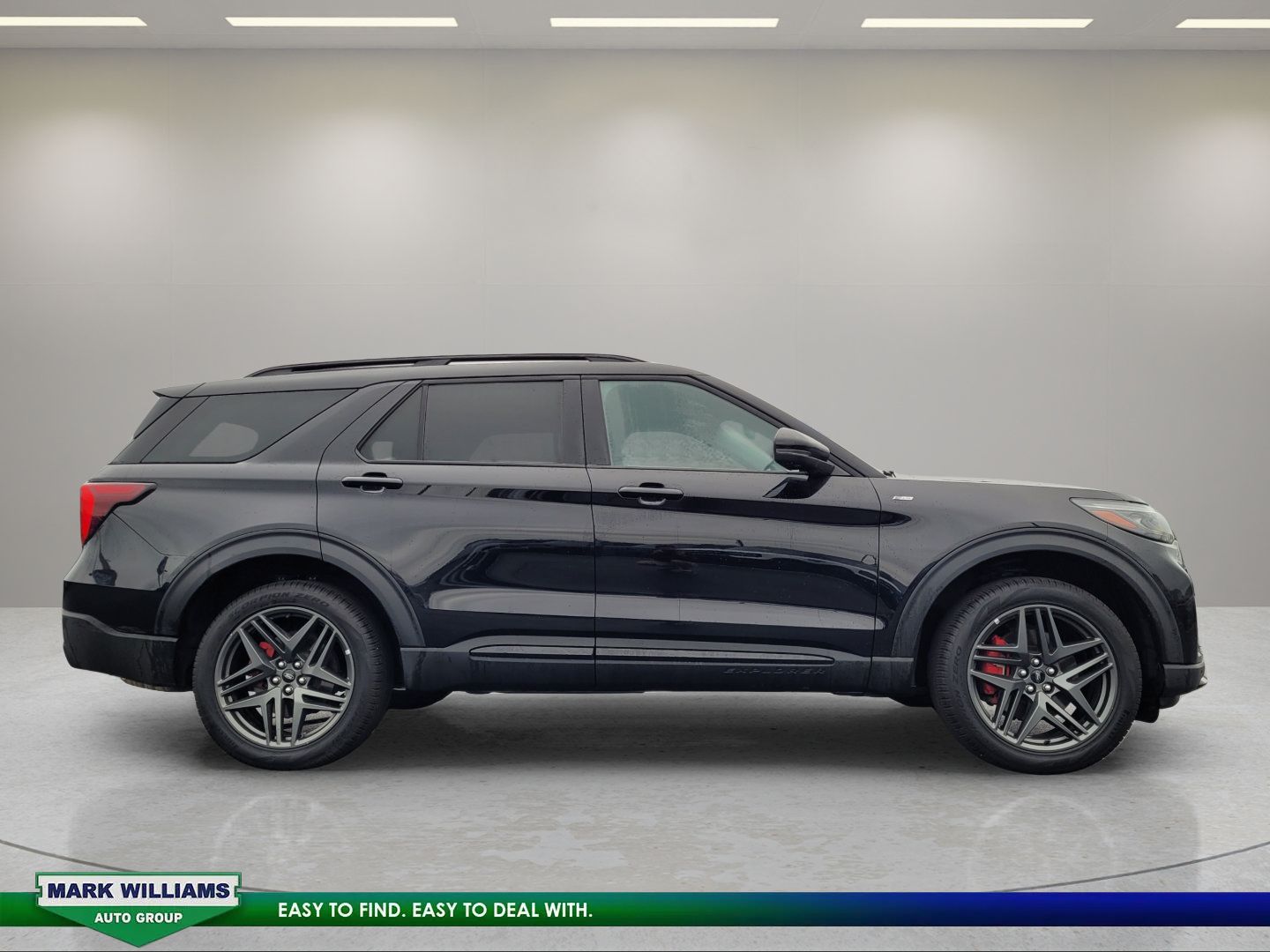 Used 2025 Ford Explorer ST-Line w/ ST-Line Street Pack AWD/4WD image 2