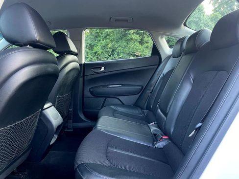 Used 2019 Kia Optima S image 16