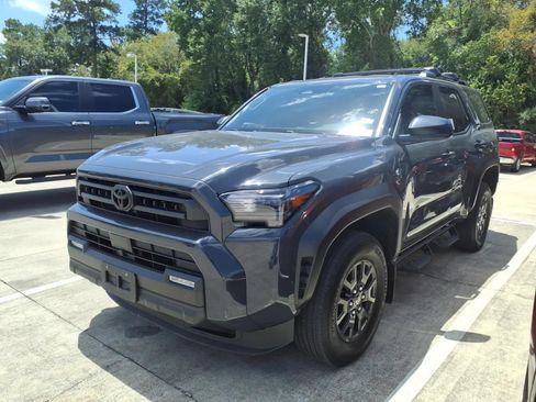 Certified 2026 Toyota 4Runner SR5 AWD/4WD image 4