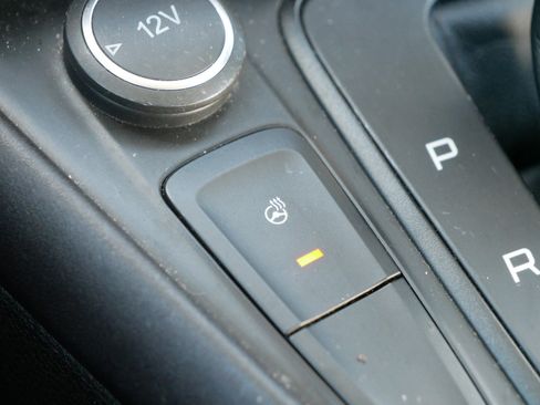 Used 2015 Ford Focus SE w/ SE Cold Weather Package image 29