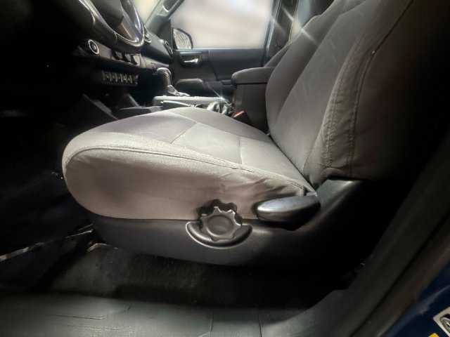Used 2016 Toyota Tacoma TRD Sport RWD image 15