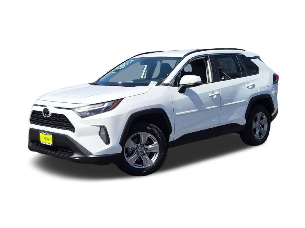 Used 2022 Toyota RAV4 XLE AWD/4WD image 1