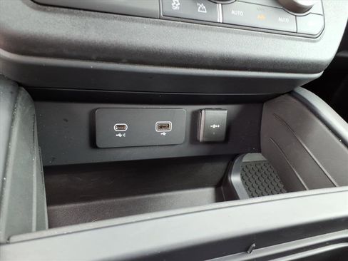 Certified 2024 Land Rover Defender 130 X AWD/4WD image 19