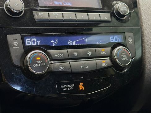 Used 2015 Nissan Rogue SV image 10