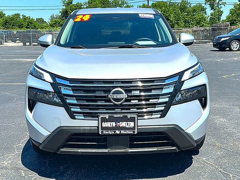Used 2024 Nissan Rogue SV FWD image 11