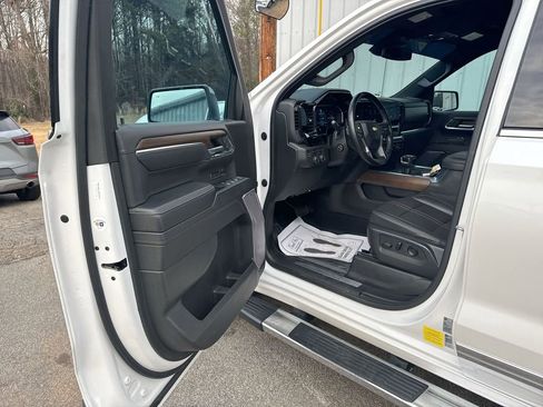 Used 2023 Chevrolet Silverado 1500 High Country w/ Z71 Off-Road Package image 13