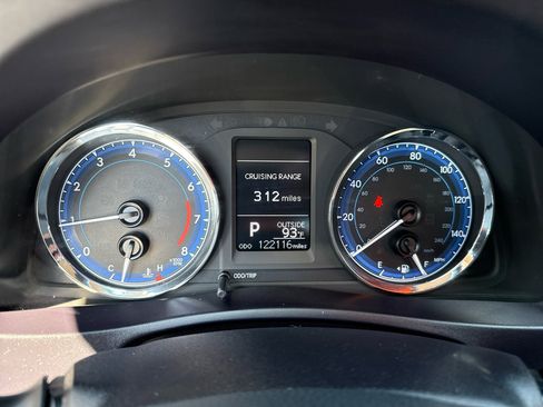 Used 2017 Toyota Corolla LE image 16