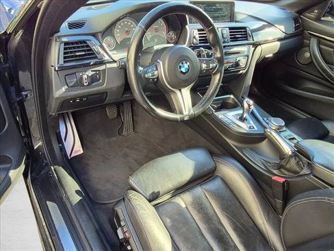 Used 2015 BMW M4 Convertible RWD image 4
