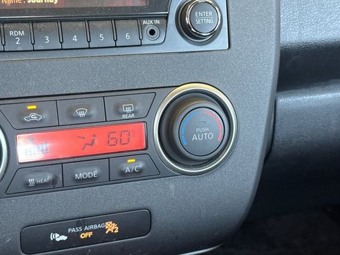 Used 2015 Nissan Leaf S w/ Charge Package FWD image 29