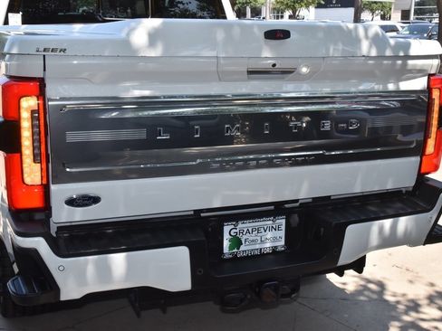 Used 2024 Ford F250 Limited AWD/4WD image 44