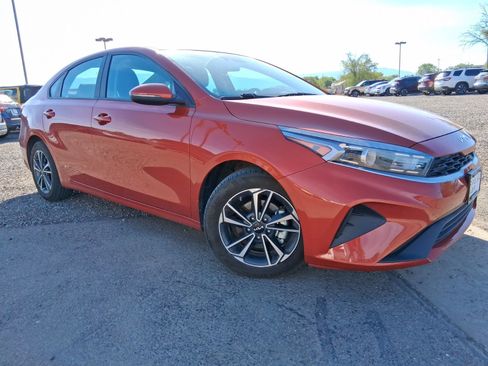 Used 2024 Kia Forte LXS w/ LXS Technology Package FWD image 4