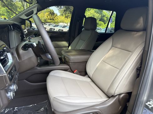 Used 2026 GMC Yukon Elevation RWD image 16