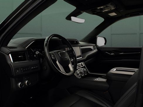 Used 2021 GMC Yukon XL Denali w/ Advanced Technology Package image 14