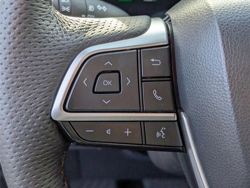 Used 2025 Toyota Sienna Platinum image 28