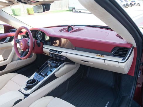 Used 2021 Porsche 911 AWD/4WD image 30