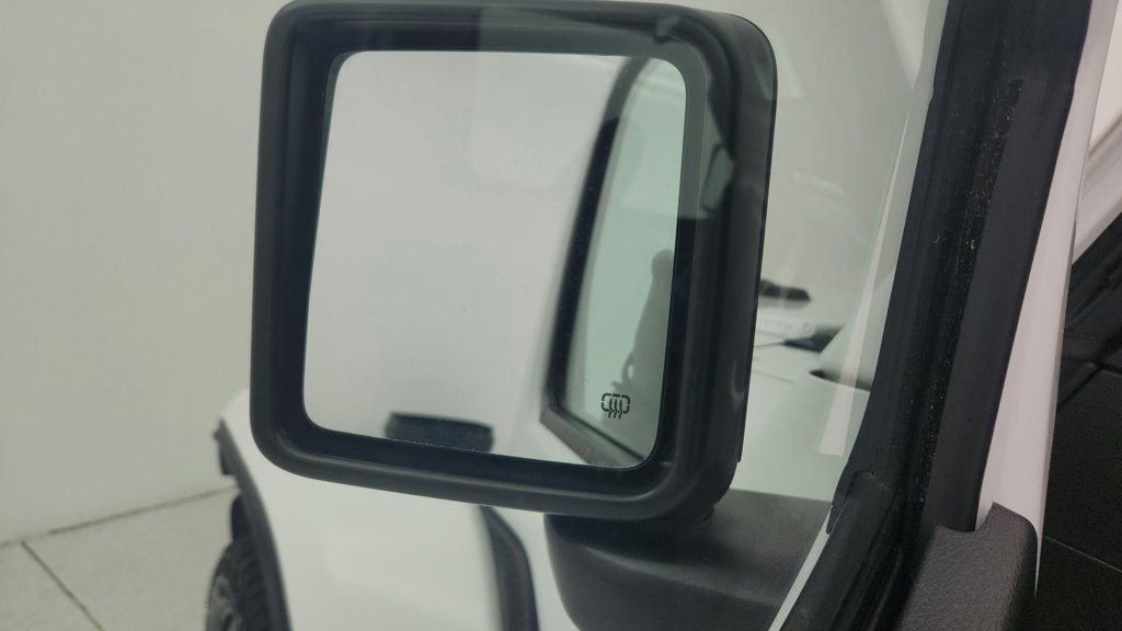 Used 2025 Jeep Gladiator Sport AWD/4WD image 16