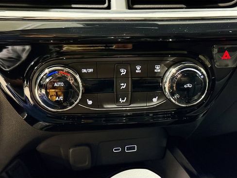 New 2026 Chevrolet Trax RS w/ Sunroof Package FWD image 18