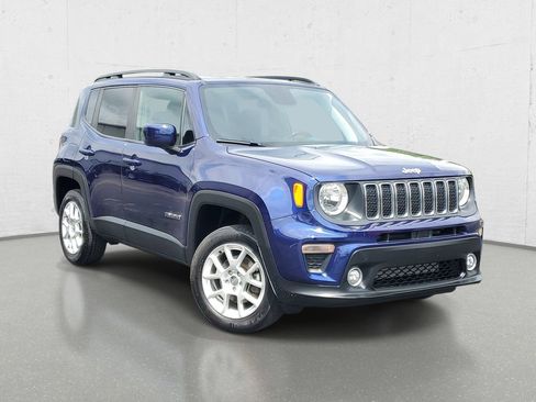 Used 2019 Jeep Renegade Latitude w/ Cold Weather Group AWD/4WD image 2