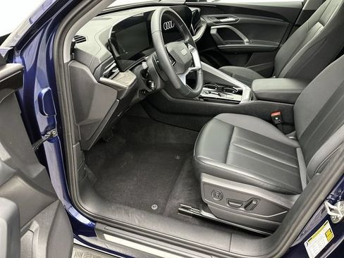 Used 2025 Audi Q5 Premium w/ Convenience Package AWD/4WD image 11
